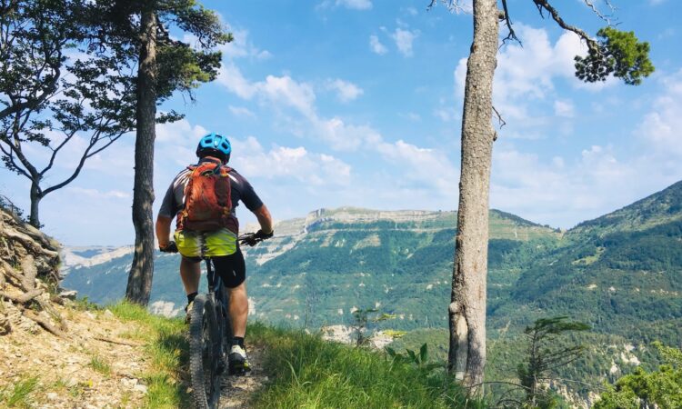 VTT dans les Alpes du Sud